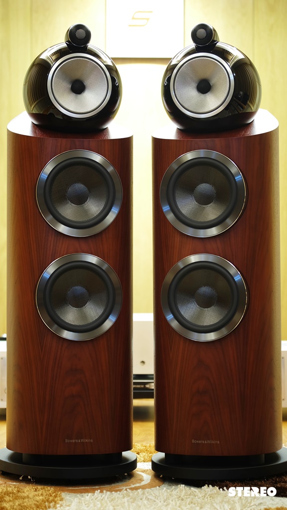 B&W 802 D3: Thiết kế mới, giá gấp đôi, âm thanh chuẩn studio